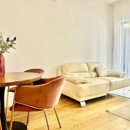 Sofi - Modern With Private Garage Lägenhet Split