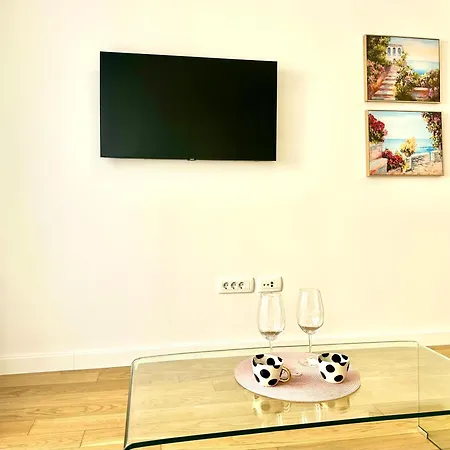 Apartamento Sofi - Modern With Private Garage Split